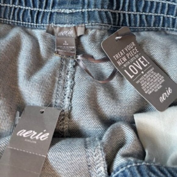 Aerie Blue Distressed Fringe Hem Mid-Rise Belted Denim Shorts Ladies Size S NWT - Picture 3 of 11